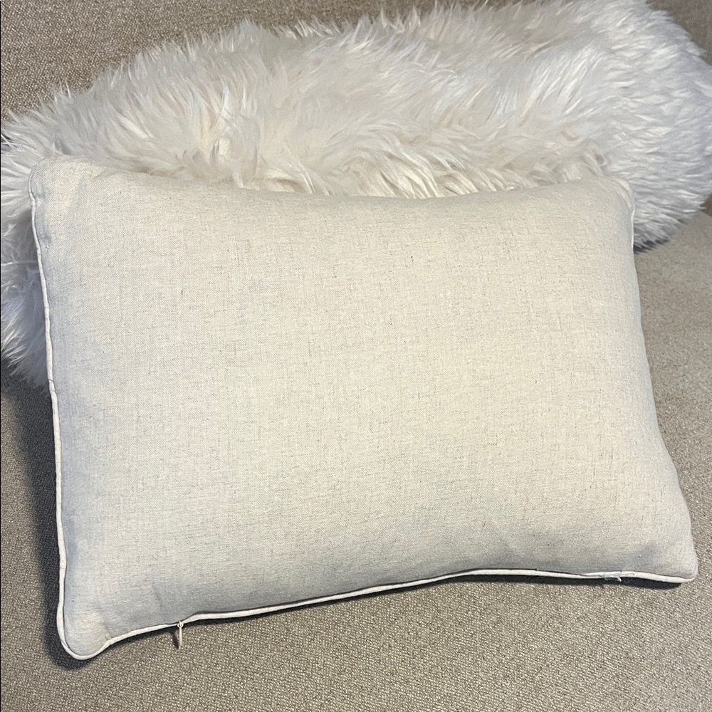 Bow Pattern Throw Pillow - Picture 4 of 4
